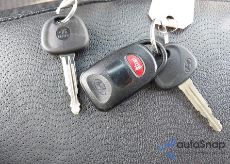 2013 Hyundai Elantra Limited z USA, uszkodzony, nr VIN 5NPDH4AE1DH399795